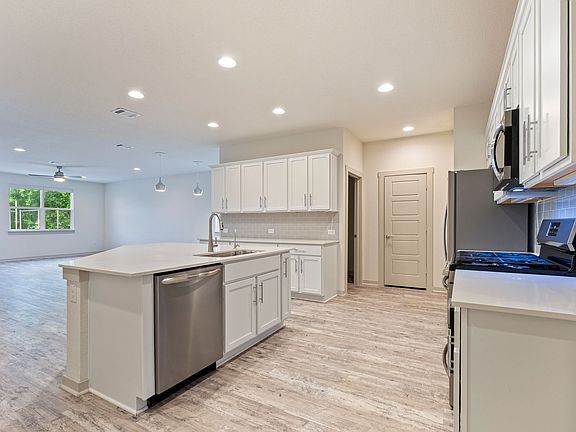4th image of 7513 Smallwood Dr