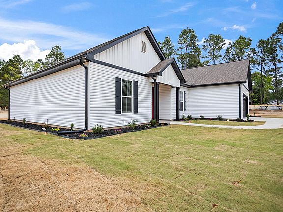 2nd image of 576 Cedar Rd