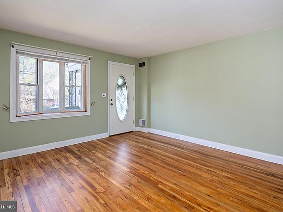 4th image of 8546 Oakleigh Rd