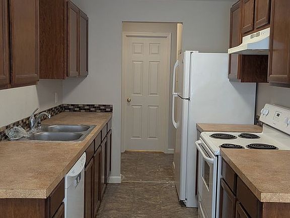 5th image of 208 SE 98th Ave #214