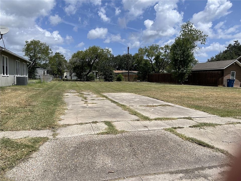 2nd image of 917 E Main St