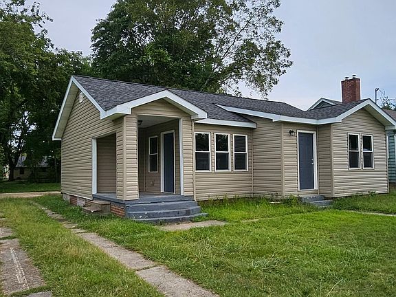 2nd image of 210 Peabody Ave