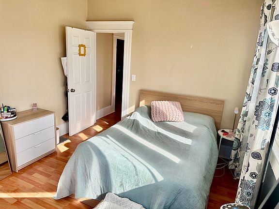 2nd image of 401 E Saint James St #2