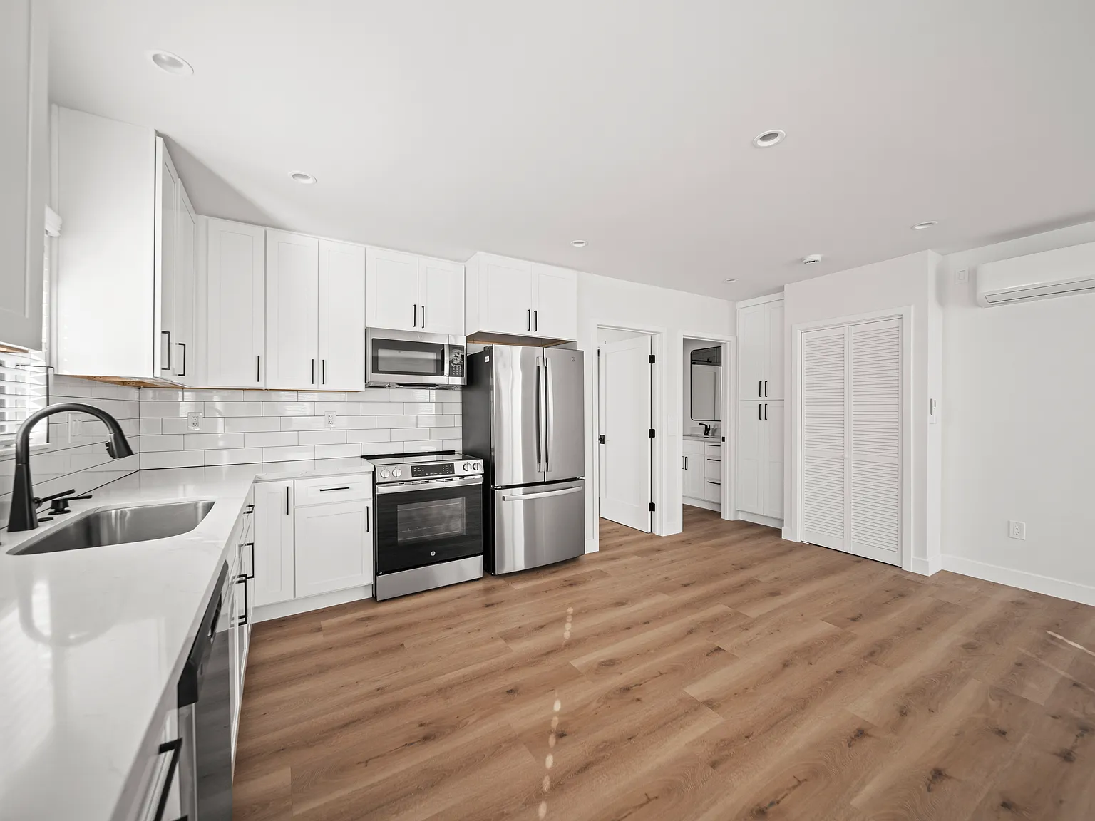 1 bed, 720 sqft, $2,450 — Photo 4
