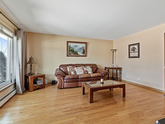 3rd image of 9421 Major Ave
