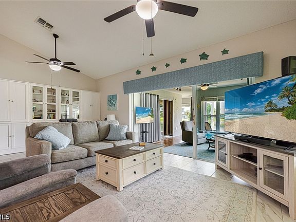 3rd image of 301 McGregor Park Cir