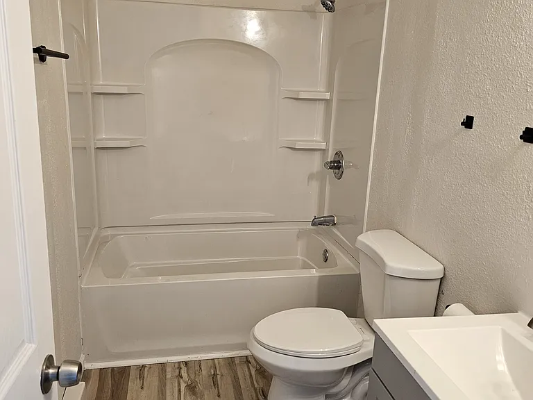 961 Belle Valley Dr #D — Photo 8