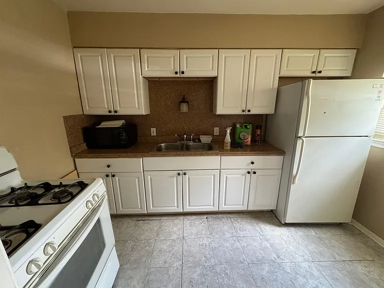 21301 Kingsville St #1-108 — Photo 10