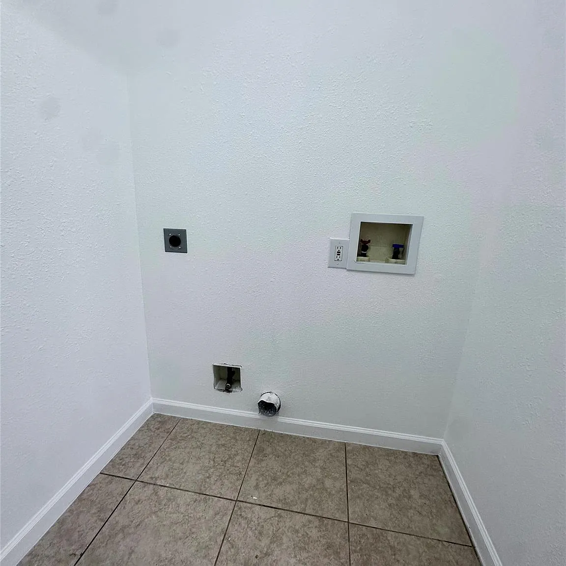 3 bed, 1.5 bath, 1645 sqft, $1,650 — Photo 4
