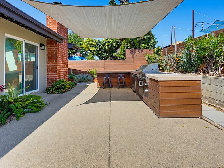 4996 Mount Almagosa Dr — Photo 45