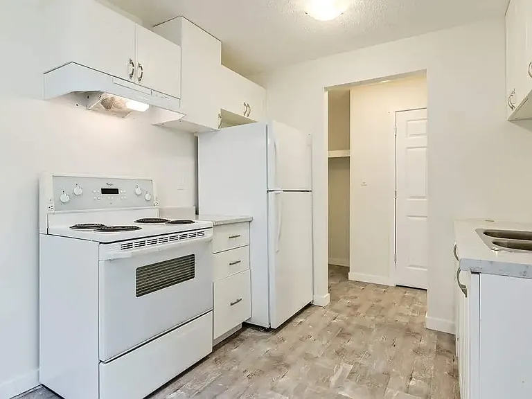 4718 46th St #2 — Photo 3