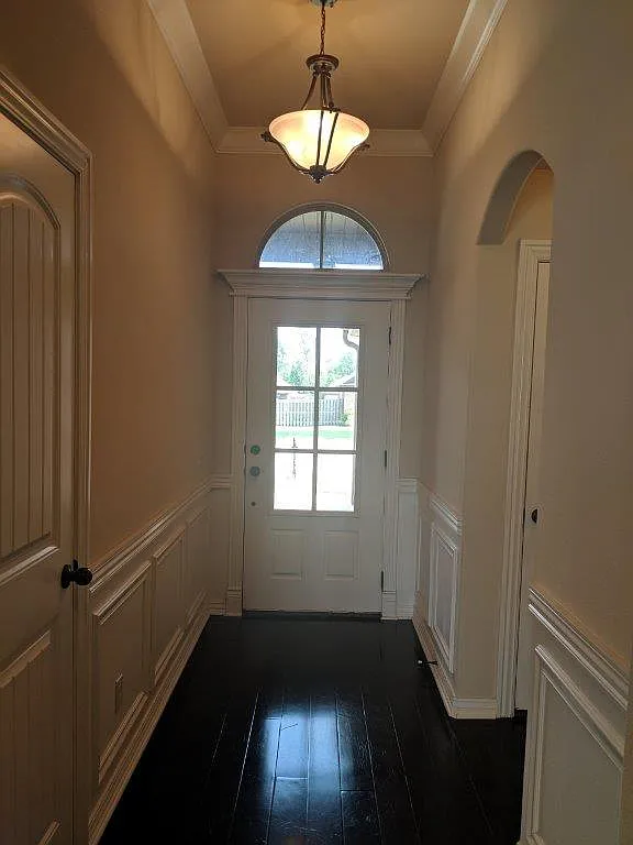 4 bed, 1830 sqft, $1,850 — Photo 2