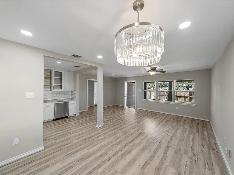 7019 Sur Ct — Photo 4