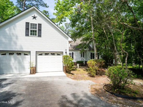 205 N Holland Point Drive, Stella, NC 28582