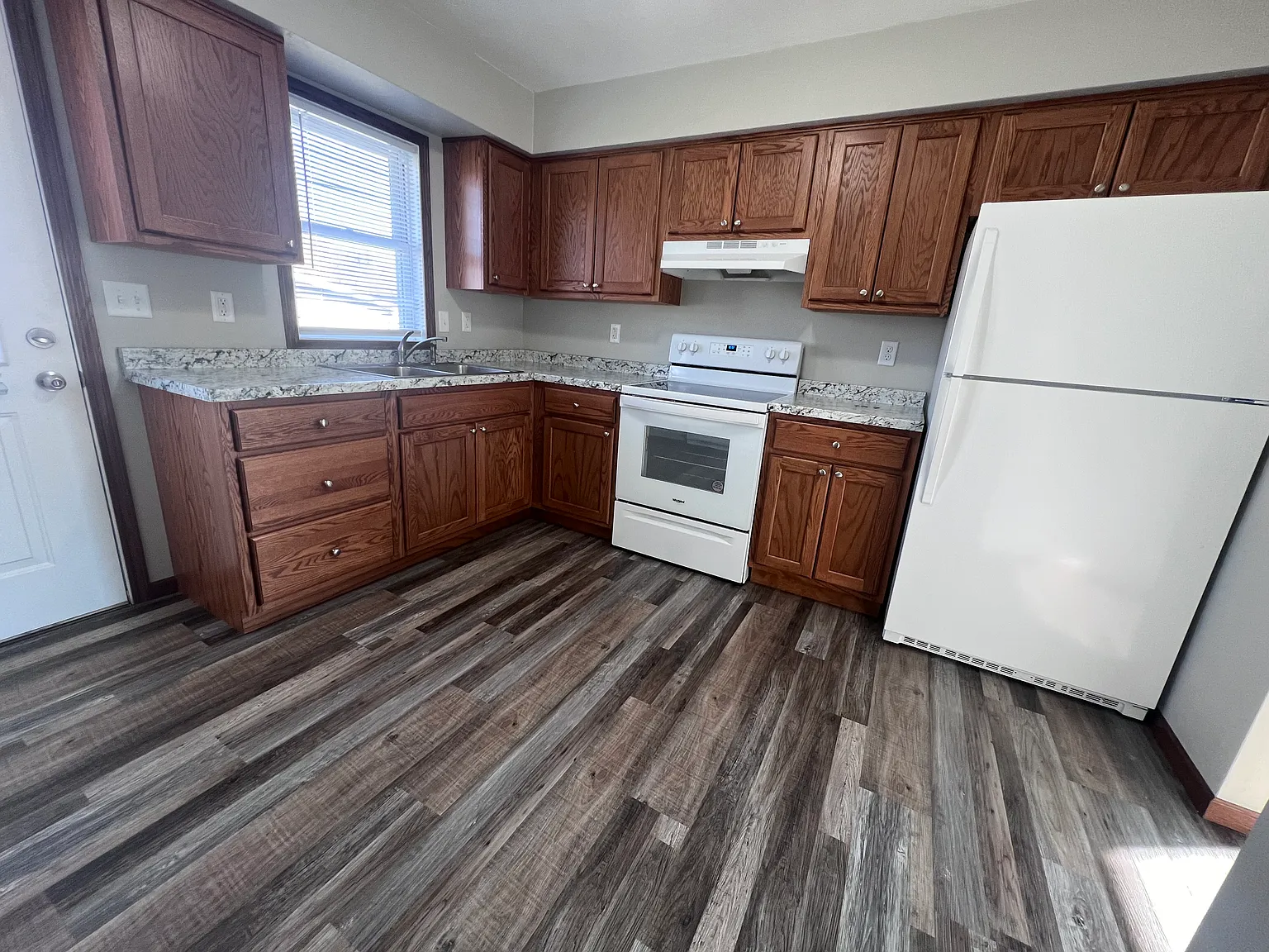 2 bed, 800 sqft, $995 — Photo 4