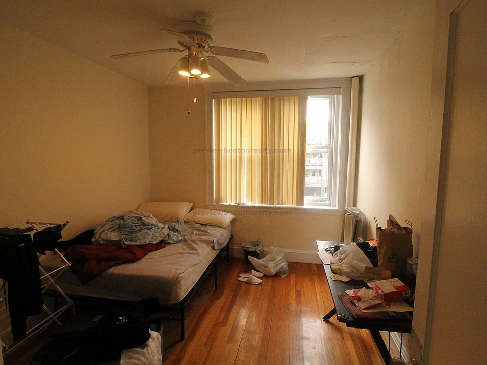 2nd image of 5 Barrows St #78