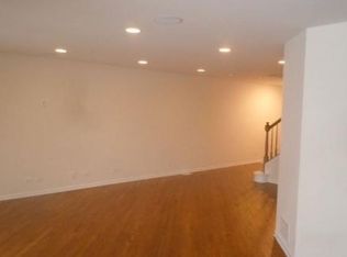 229 Taylor Ct, Buffalo Grove, IL 60089