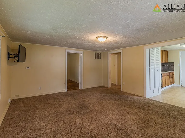 1517 Fair Ln — Photo 9
