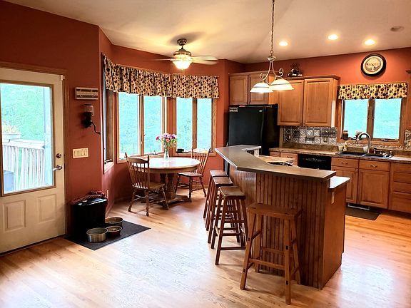 4th image of N4176 Oak Hill Cir