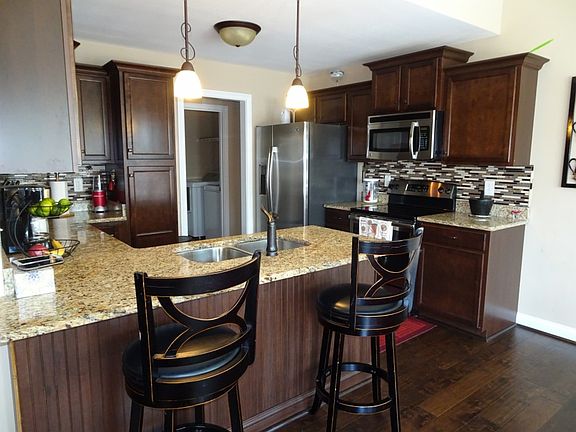 3rd image of 3452 Bradfield Dr