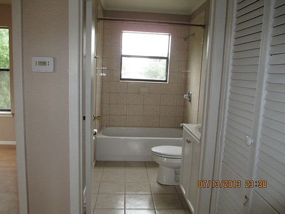 5th image of 2109 Woodlawn Dr