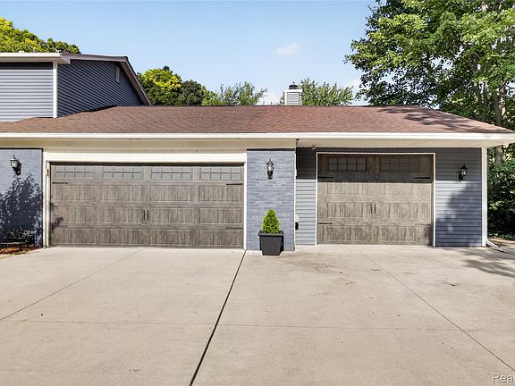 3rd image of 5890 Chickadee Ln