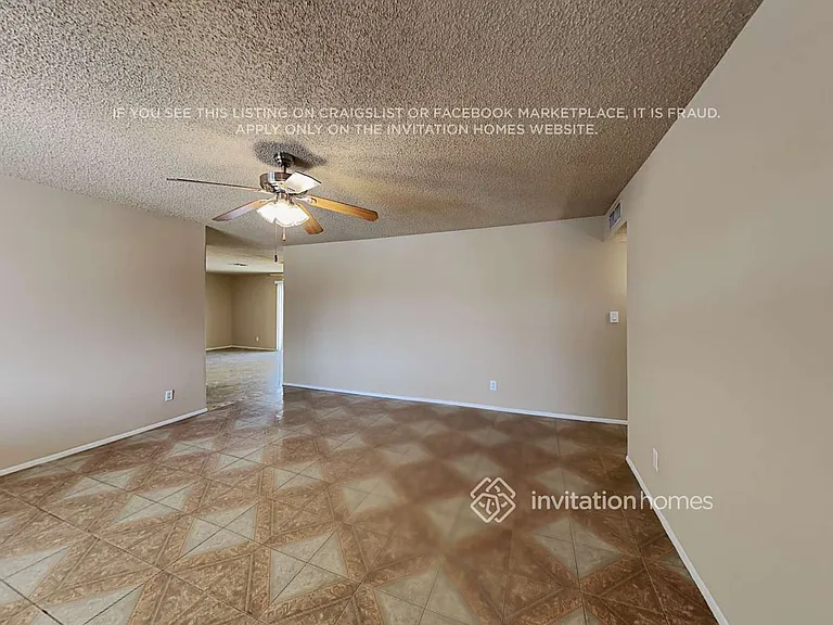 8639 W Clarendon Ave — Photo 4