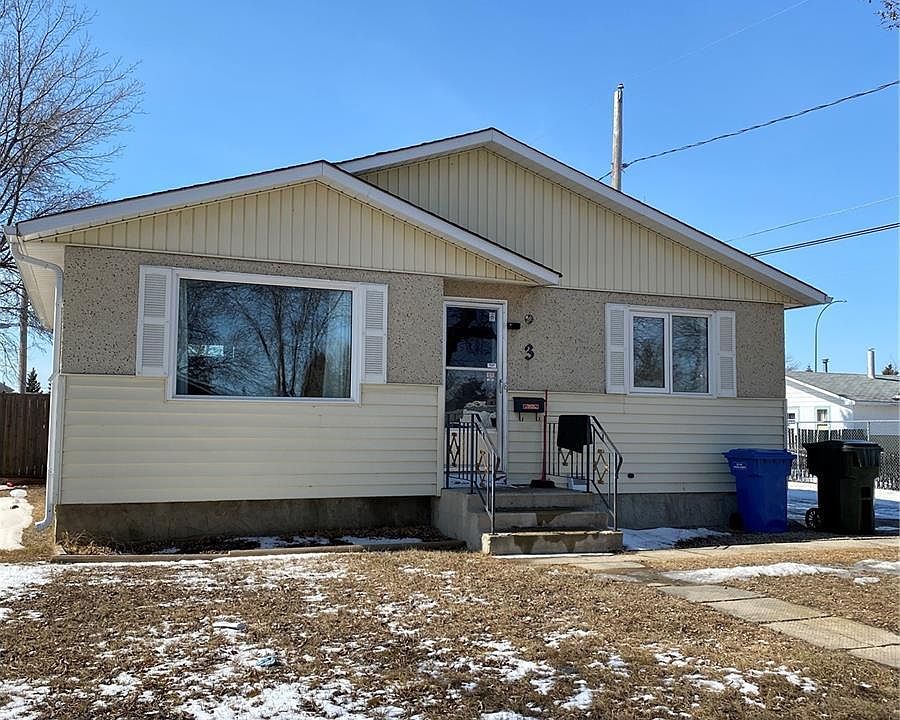 1st image of 3 Macarthur Dr