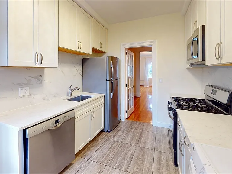 311 Tappan St #3 — Photo 16