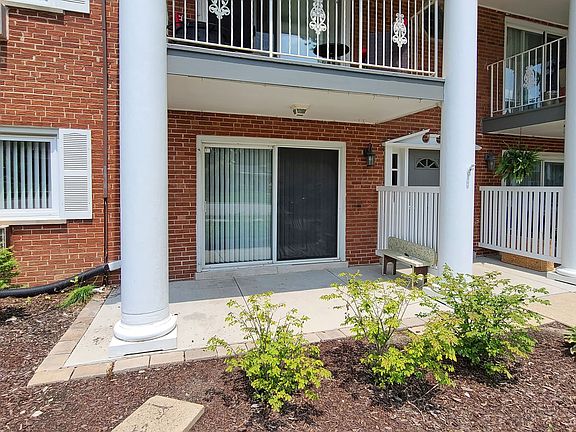 2nd image of 10 E Lillian Ave Unit 1B