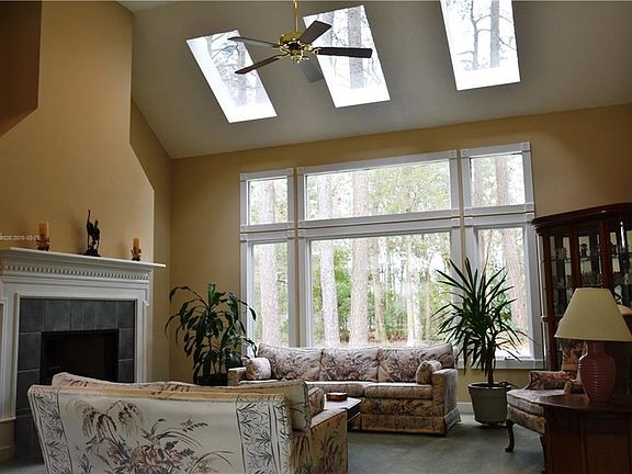 3rd image of 24 Parkwood Dr