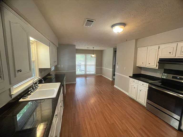105 Kimberly Dr — Photo 4
