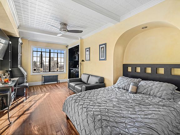 3rd image of 5 Tudor City Pl APT 1629