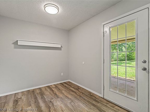 5th image of 603 Fir Dr