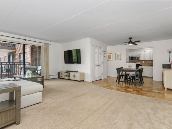 200 Diplomat Drive #5A, Mount Kisco, NY 10549