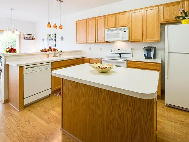 3635 Lawndale Ln N #6 — Photo 7
