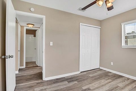 2nd image of 2625 N Beaumont Ave #1