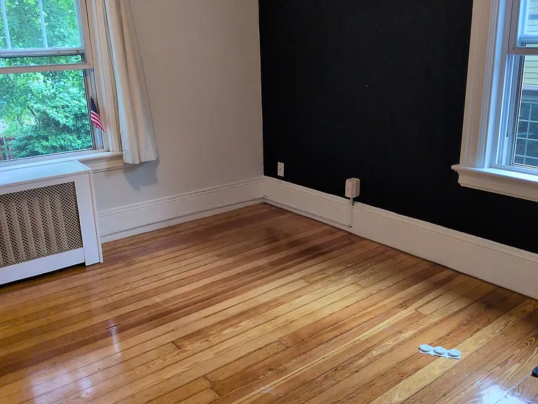 Available room (without furniture). Video available upon request.