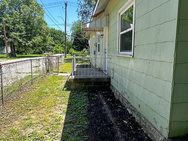8001 Euclid Ave — Photo 21