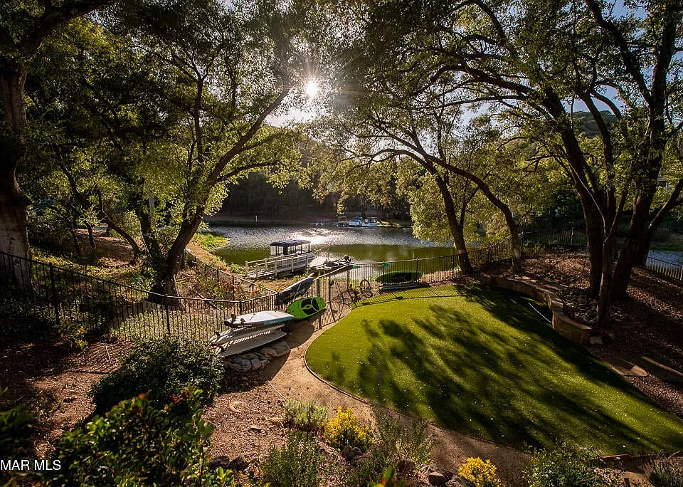 224 Lake Sherwood Dr