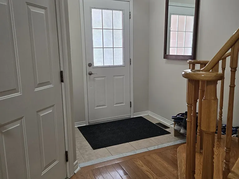 423 Huntington Ridge Dr — Photo 2