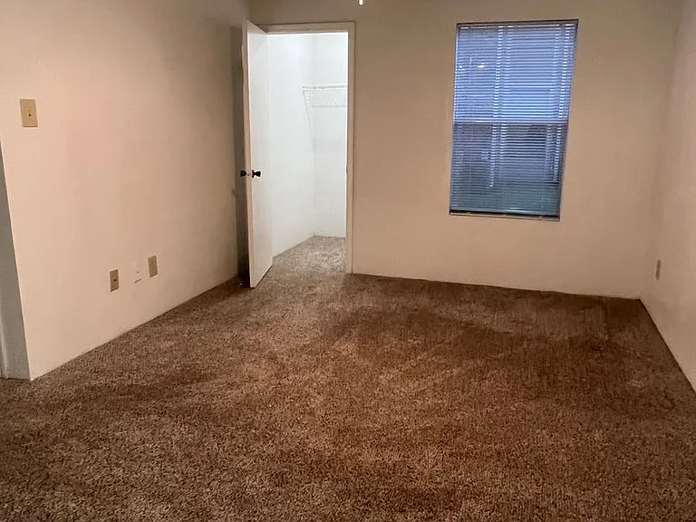 Emerald Cove Apartments — Photo 130