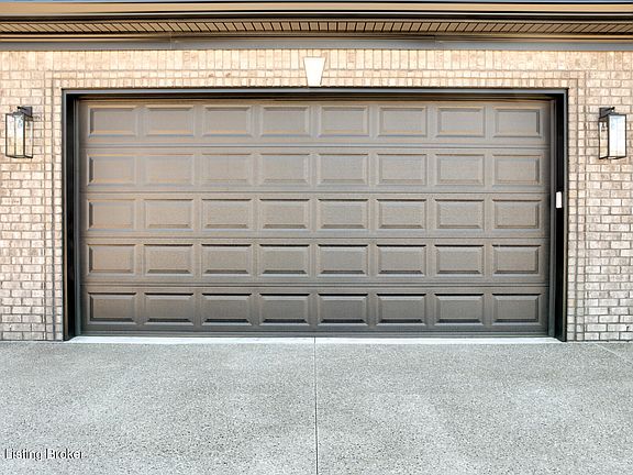 3rd image of 111 Glenda Elaine Dr