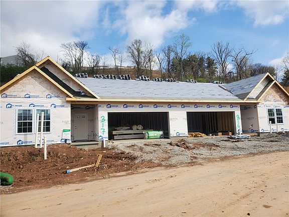 4th image of 284 Olivia Dr