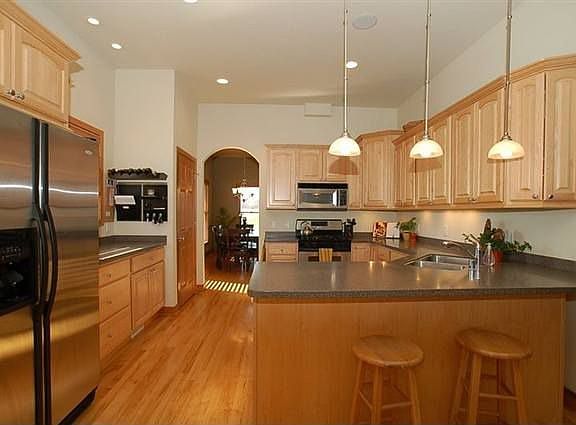 gourmet kitchen
