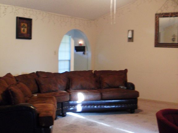 4th image of 5109 Cummings Dr E