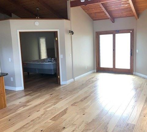 3rd image of 466 Barbara Ave