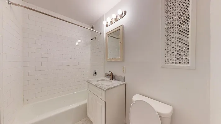 Rented by Bond New York | media 20