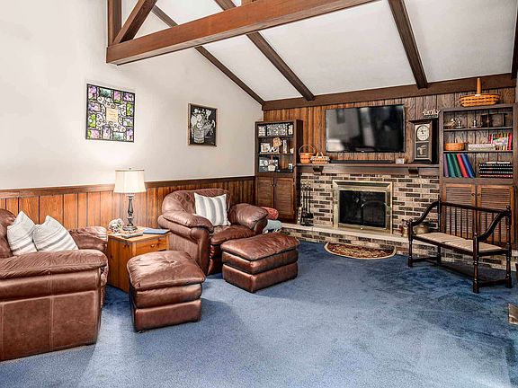 5th image of 20800 Pipers Ct