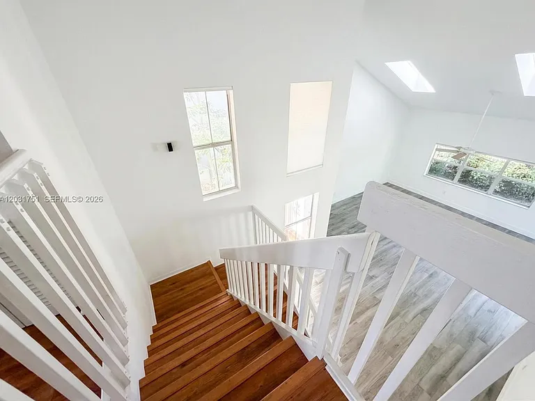 1145 W Lake St — Photo 15